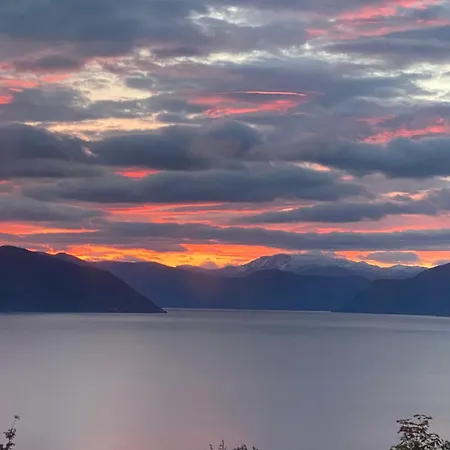 House With Stunning Fjord View In Feriehus Balestrand