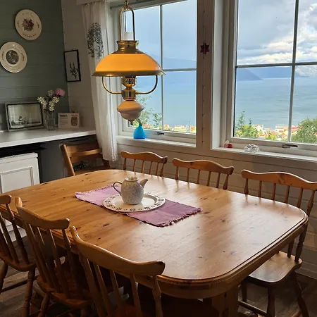 House With Stunning Fjord View In Balestrand