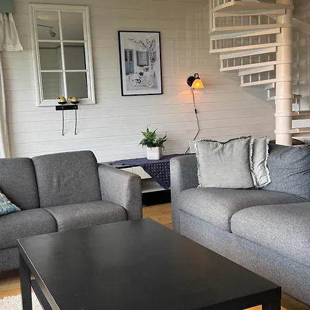House With Stunning Fjord View In Hébergement de vacances